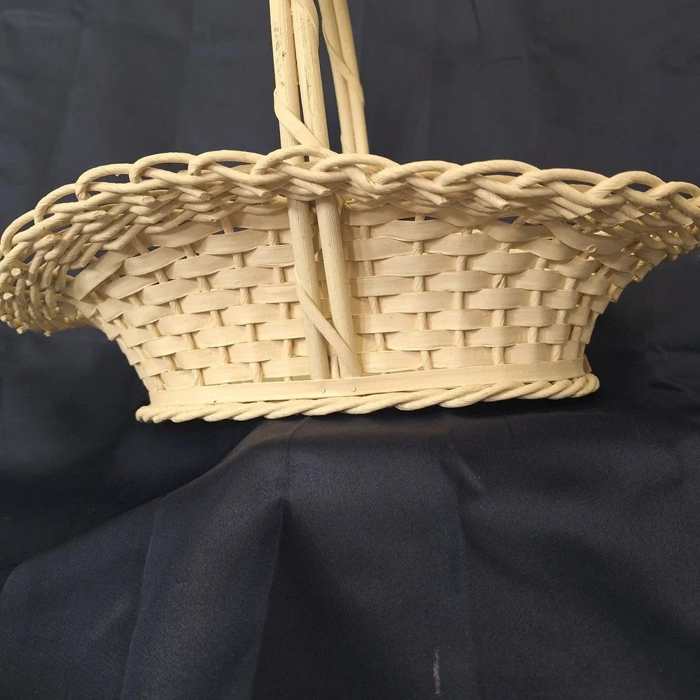 Vintage Harry & David Wicker Basket Bear Creek Off White Painted Cottage Core Lg